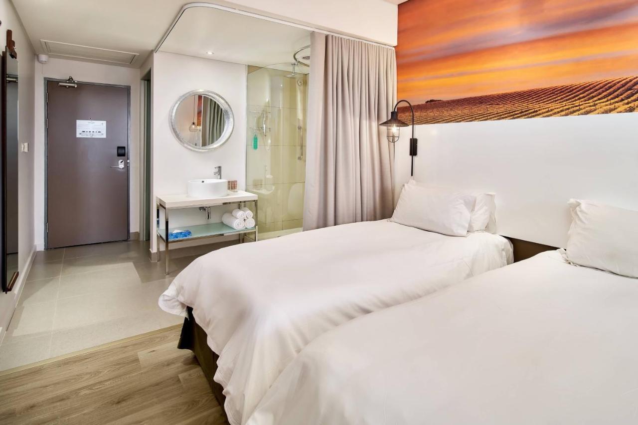 Protea Hotel By Marriott O R Tambo Airport Kempton Park Eksteriør billede