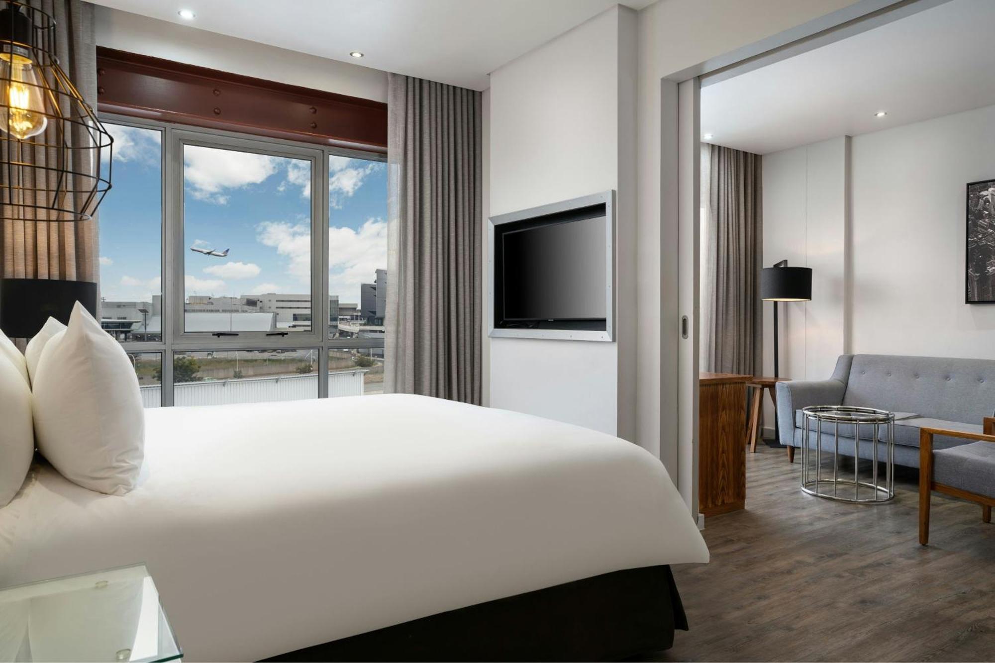 Protea Hotel By Marriott O R Tambo Airport Kempton Park Eksteriør billede