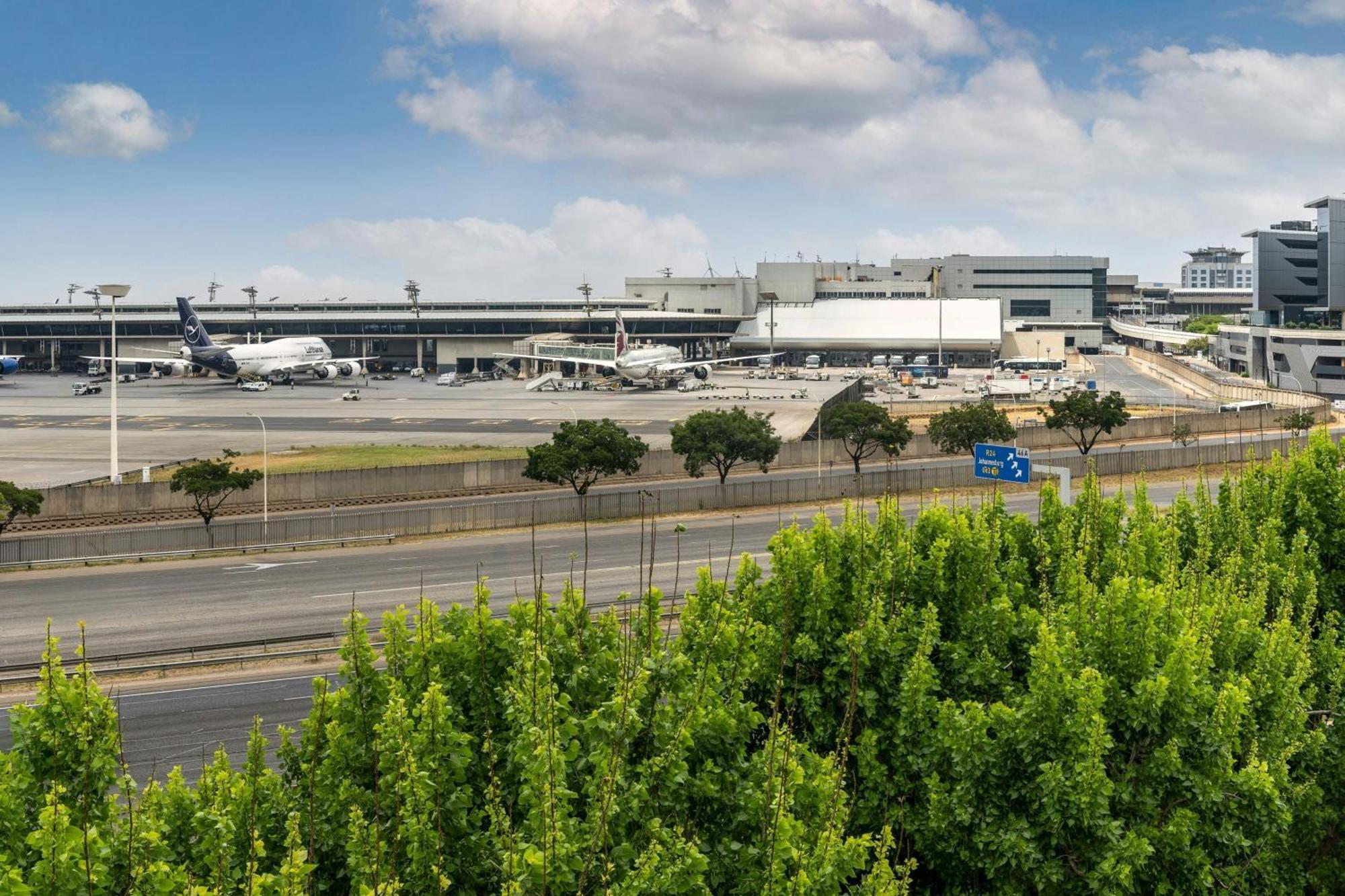 Protea Hotel By Marriott O R Tambo Airport Kempton Park Eksteriør billede